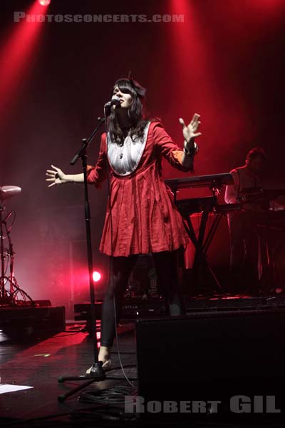 BAT FOR LASHES - 2009-11-04 - PARIS - Olympia - 